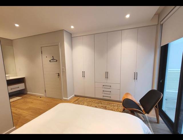 2 BEDROOM PROPERTY TO RENT IN SEA POINT
